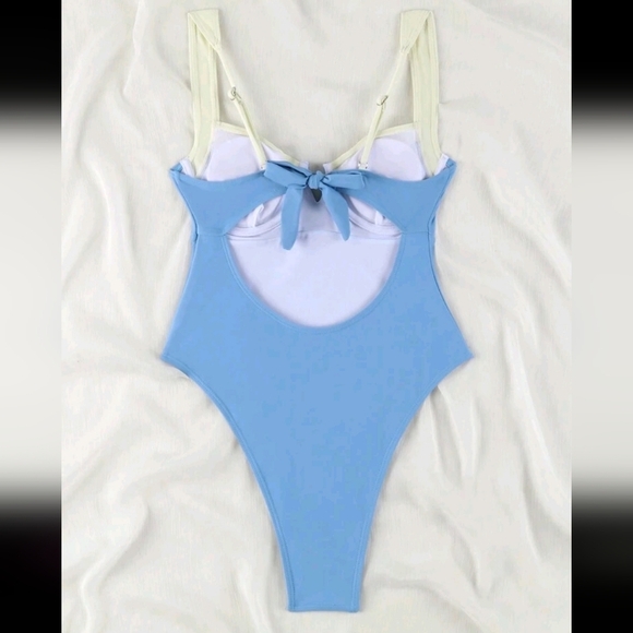 European And American Sexy V-Neck Black And White Splice One-Piece Swimsuit Summ - Picture 3 of 4